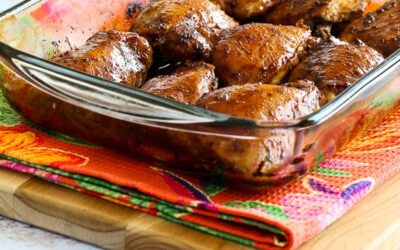 Muslos de pollo al horno Sriracha dulce y picante