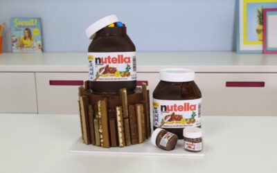 Pastel de chocolate con tarro de Nutella