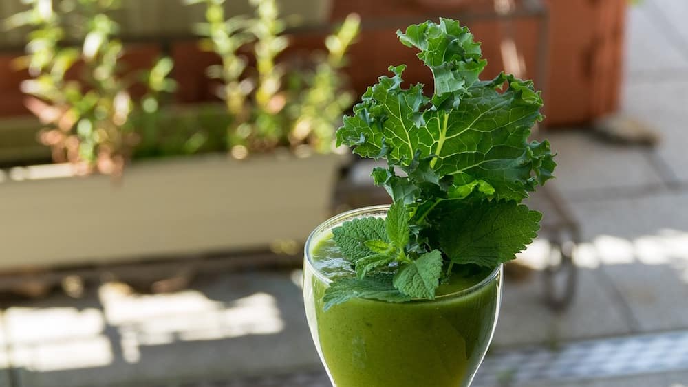 Batido verde vegano con semillas de chía