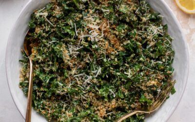 Ensalada César de col rizada – Receta de ensalada crujiente de col rizada César