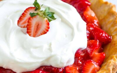 Pastel de fresa fresca simple